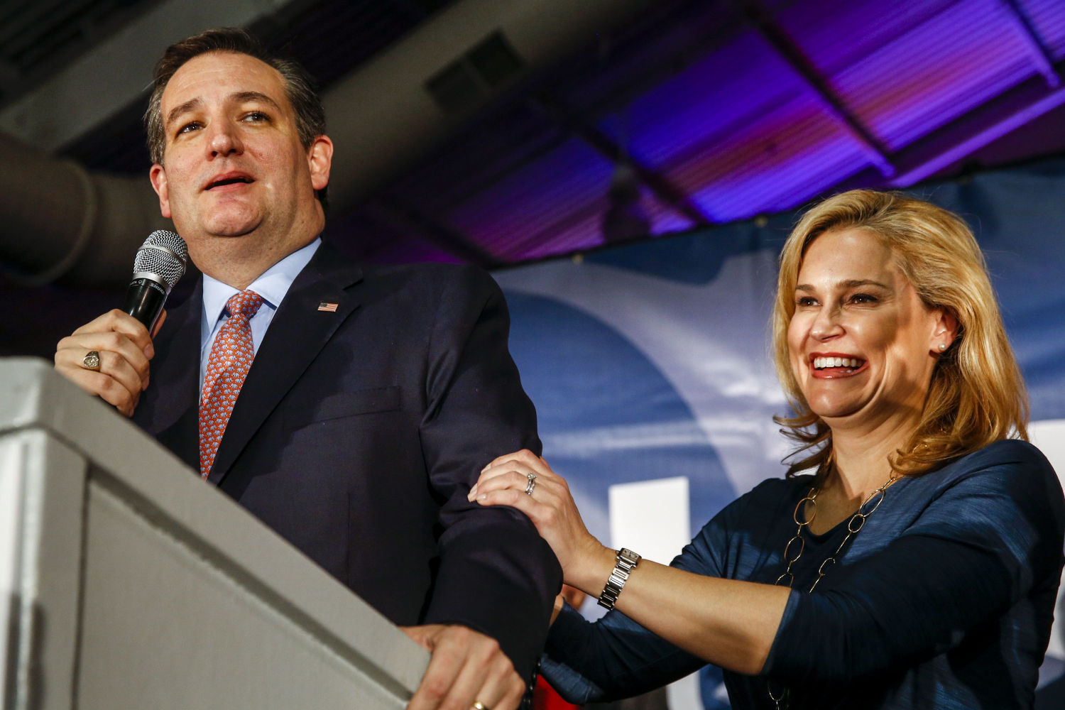 IOWA CAUCUS 2016 - LATE